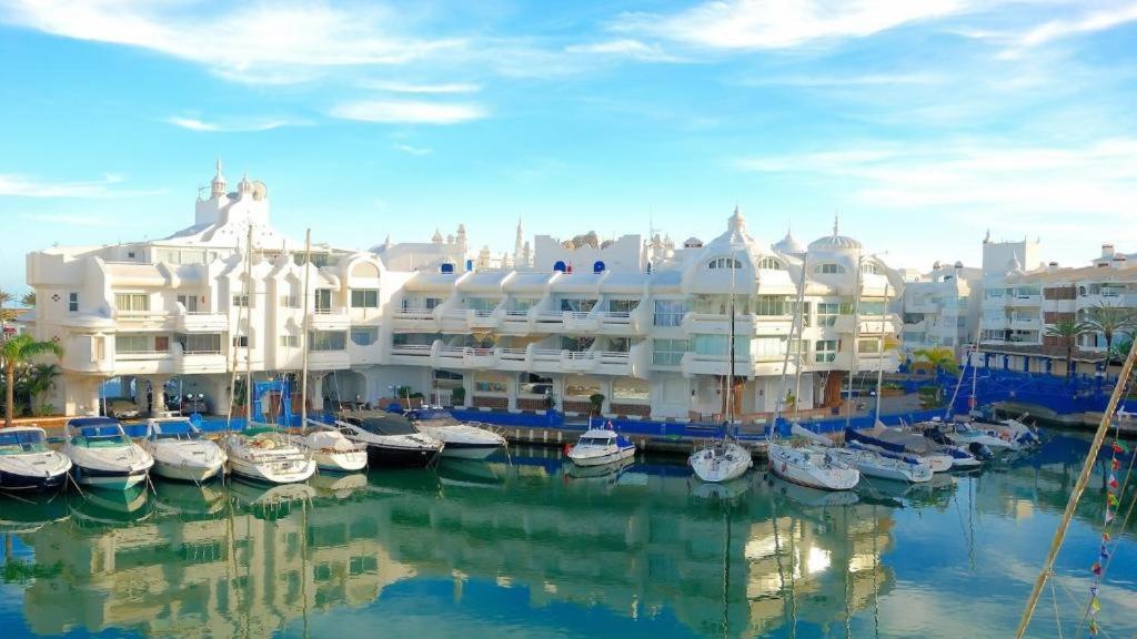 Apartamentos Benalmarina Màlaga Exteriér fotografie